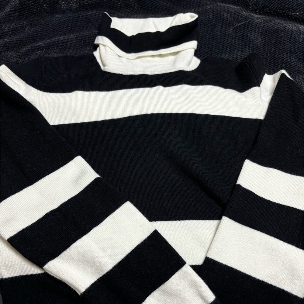 Black and white sweater